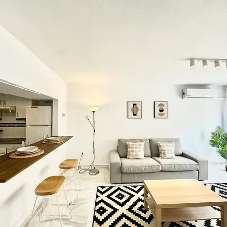 Center By Eaw Homes 公寓