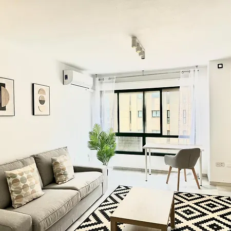 Center By Eaw Homes Apartamento Marbella